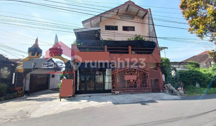 Ready-to-occupy house in a strategic location in the Blimbing area, close to the BPJS office, SMPN 20 and 5, and Lavalette Hospital in Malang City.