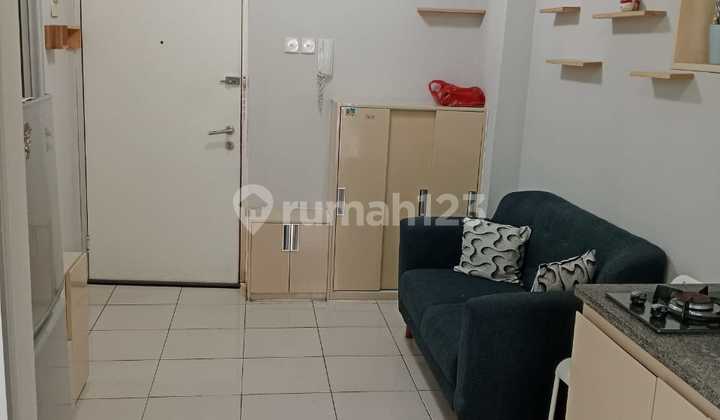 Disewakan 2 Kamar Semi Furnish Apartemen Green Bay Puit 2