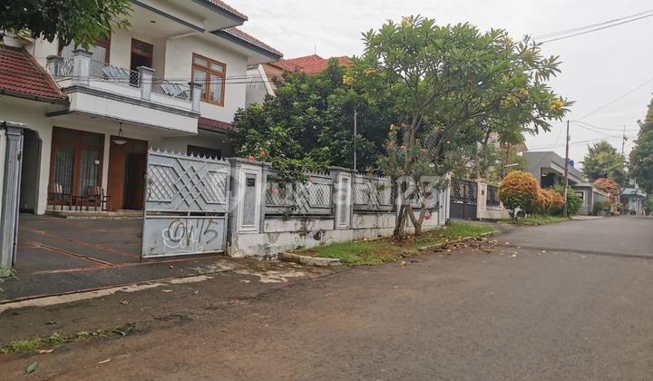Rumah Lokasi Strategis di Pertukangan Jakarta Selatan