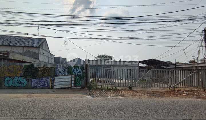 Land suitable for business in Kranji.