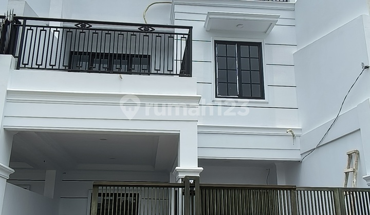 Rumah Bagus Ada Rooftop Di Pondok Kelapa Jakarta Timur