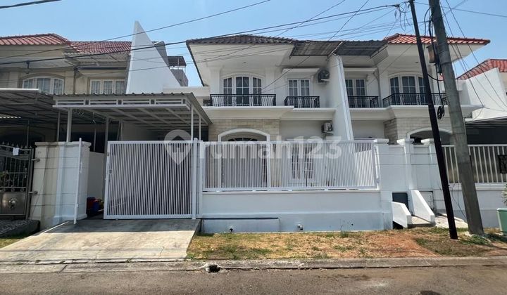 Jarang Ada Rumah Putih Dalam Cluster Harapan Indah Bekasi K11