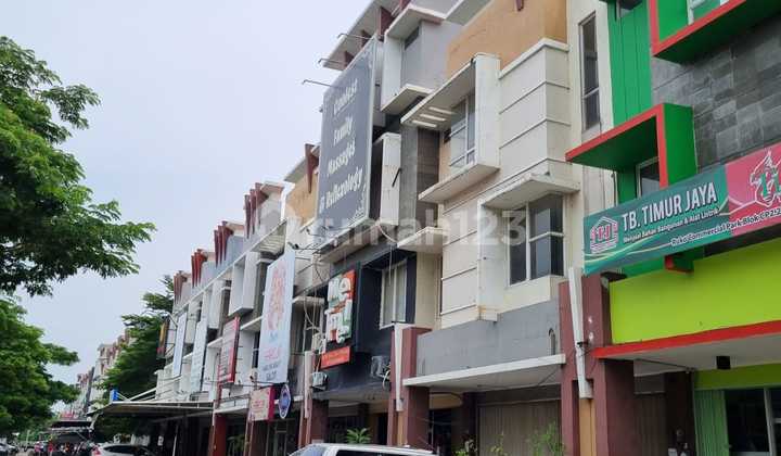 Hanya SATU yg dijual Ruko Strategis Jalur Ramai, Kota Harapan Indah ,bekasi Hanya SATU yg dijual Ruko Strategis Jalur Ramai, Kota Harapan Indah ,bekasi