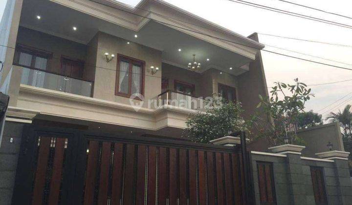 Dijual Rumah 3 Lantai Di Perumahan Jatiwaringin, Bekasi 1