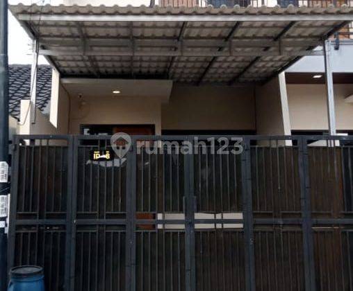 Rumah Dekat Sekolah Saint John di Harapan Indah Bekasi 1