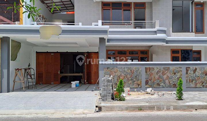 Rumah Sudah Renovasi 2 Lantai di Taman Modern Cakung  1