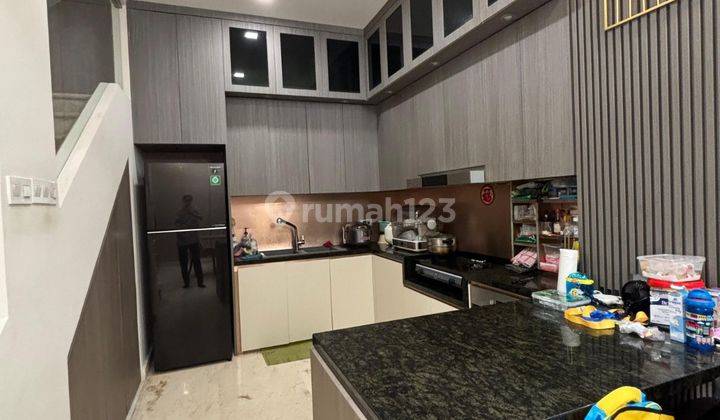 Rumah Mewah Full Furnished di Pantai Indah Kapuk Jakarta Utara 2