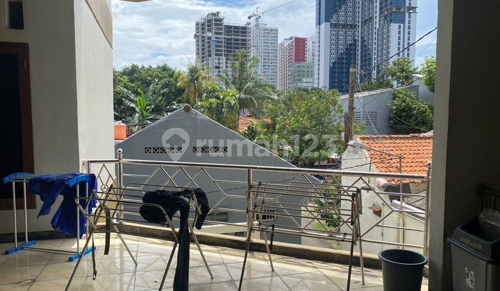 For Sale Quick 20-Room Boarding House in Pondok Cina, Depok 2