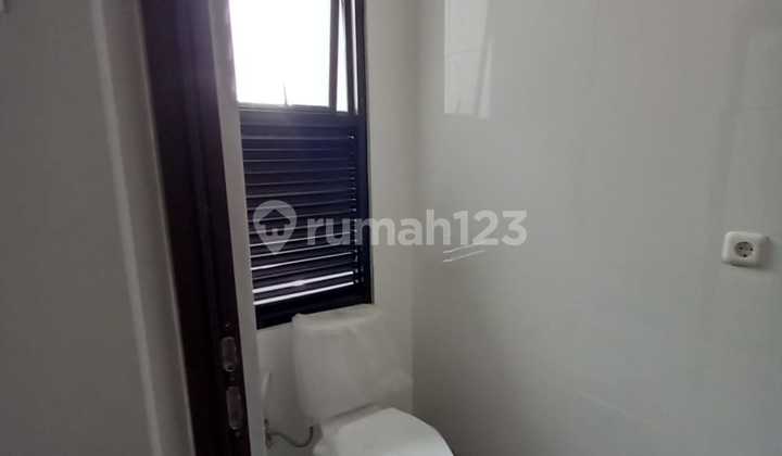 Rumah bangunan baru 2 lantai di kayu putih jakarta timur 2
