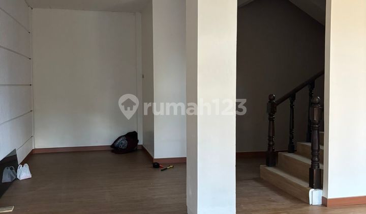 Building Suitable for Offices in Cawang, East Jakarta Building Suitable for Offices in Cawang, East Jakarta