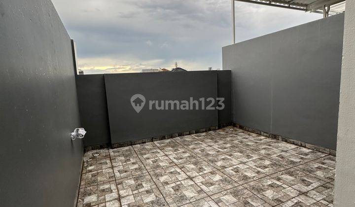 Rumah Bebas Banjir 3 Lantai di Tanjung Duren Utara Jakarta Barat 2