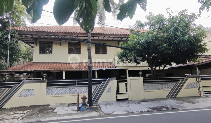 Rumah Hook 2 Lantai Di Sunter Agung Jakarta Utara