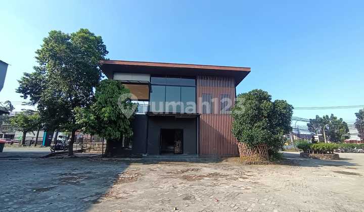 Bangunan Ex Coffe Shop di Kayuringin Bekasi Selatan
