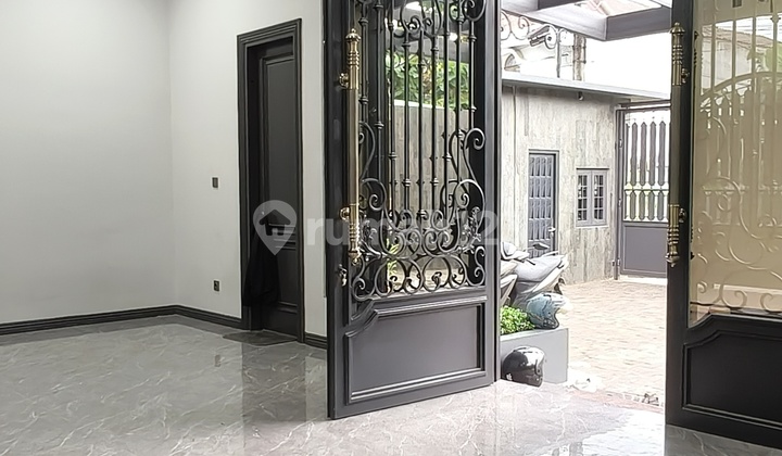 Luxury House with Swimming Pool in Billymoon Duren Sawit 2