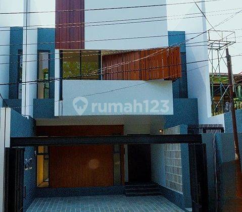 Rumah Modern Tropis Tidak Banjir di Pondok Bambu Jakarta Timur  1