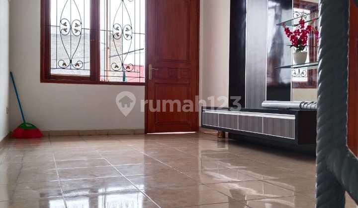Rumah Lokasi Strategis di Taman Harapan Baru Bekasi 2