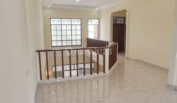 Dijual Cepat Rumah Furnished Dekat Toll Jatiwaringin di Perum Billymoon, Jakarta Timur 2