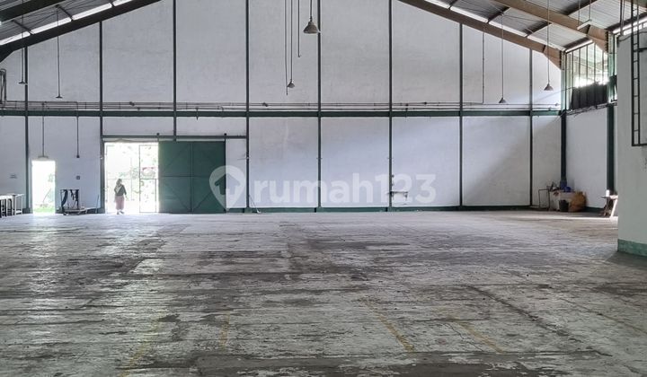Warehouse for Rent with 40ft Container Access in Harapan Jaya, Bekasi