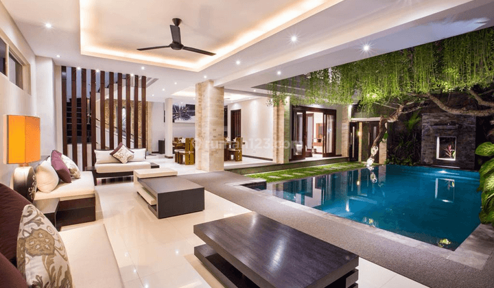 Villa Nyaman Dan Sangat Terawat, Dengan Kolam Renang pribadi Lokasi Strategis di Taman Griya, Jimbaran, Kuta Selatan, Bali 1