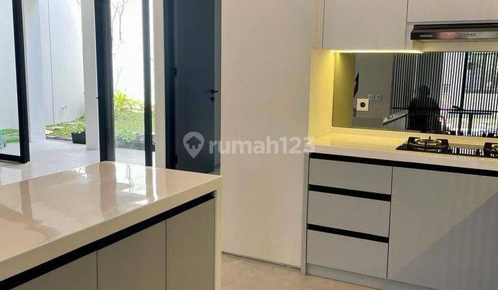 Rumah Baru Row 3 mobil di Dian Istana Graha Family Surabaya Barat 2