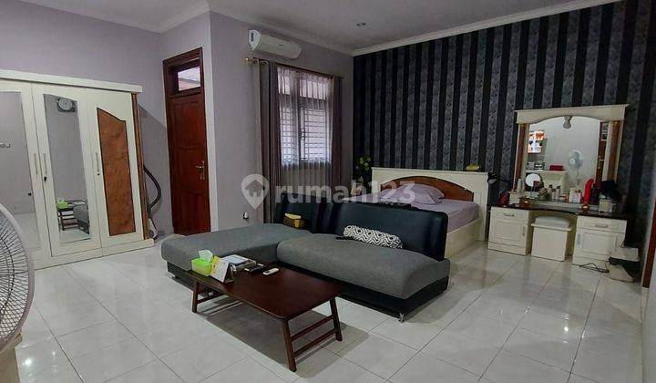 Rumah 2 lantai di Vila Valensia Pakuwon Indah Surabaya Barat 1