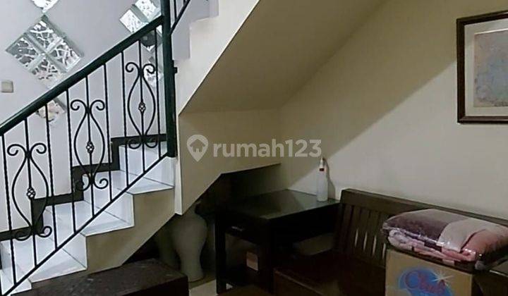 Rumah 2 Lantai di Vila Valensia Pakuwon Indah Surabaya Barat 2