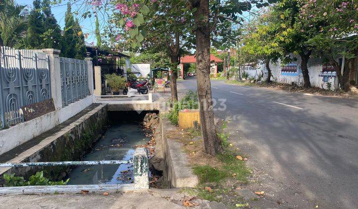 Rumah cocok utk usaha Di nol jln Raya Manyar Rejo 1