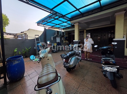 Very Cheap House on Ulujami Raya Street, Pesanggrahan, South Jakarta 2