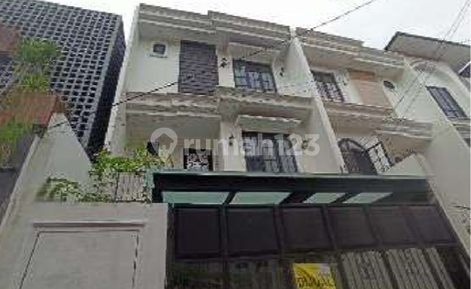 Affordable 3-Storey House on Jl Tebet Barat Dalam 6, Tebet Barat Affordable 3-Storey House on Jl Tebet Barat Dalam 6, Tebet Barat