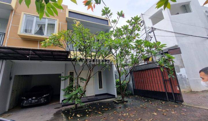 Rumah Murah 2lt di Famy Town House,jl Nurul Iman,jatipadang 1