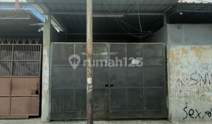 Very Cheap 3-Story Shop House on Kebon Jahe Street, Kapuk, Cengkareng, West Jakarta