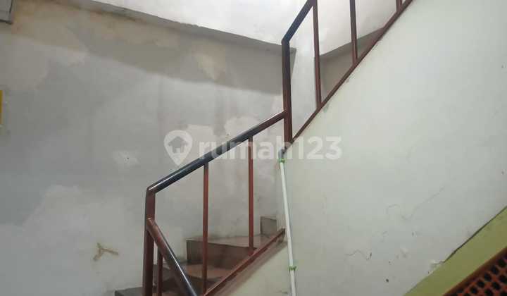 Cheap 3-Story Shop House in Maya Indah, Kramat Raya Street, Kramat, Senen 2