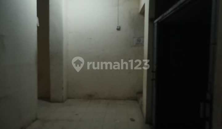 Affordable 3-Story Shop House in Maya Indah, Kramat Raya Street, Kramat, Senen 2