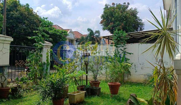 Rumah Dengan Tipe American Classic 2 Lantai di Legenda Wisata 2