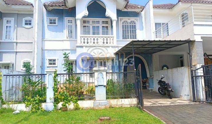 Rumah Dengan Tipe American Classic 2 Lantai di Legenda Wisata 1