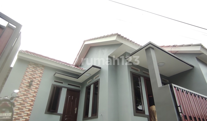 Di Jual Rumah Murah Pagar Tinggi Carport Luas di Bogor Di Jual Rumah Murah Pagar Tinggi Carport Luas di Bogor