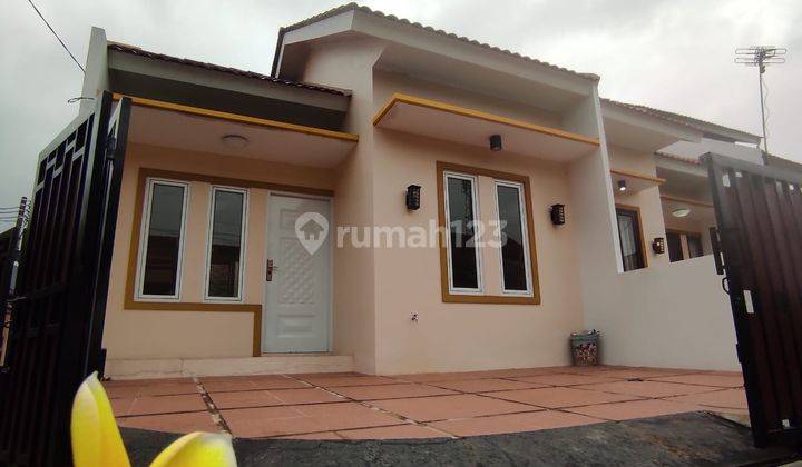 Rumah Posisi Hook Dijual Murah Daerah Dukuh Zamrud Dekat Fasum 1