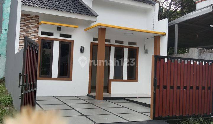 Rumah Posisi Hook Dijual Murah Dan Sudah Siap Huni Dekat Tol 1