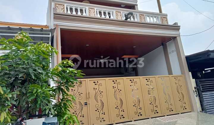 For Sale Cheap 2-Story House with Free Swimming Pool in Vida Bekasi