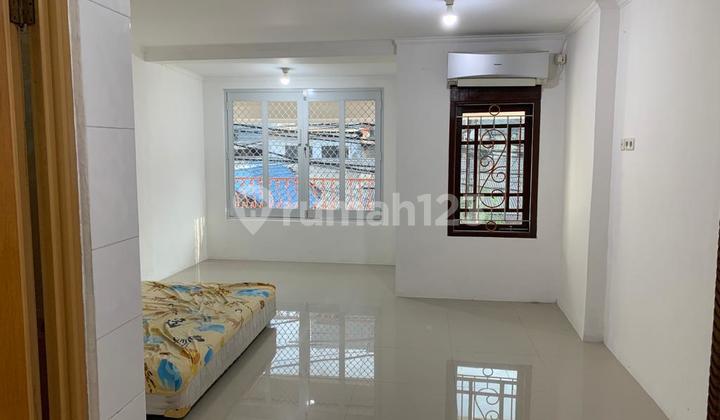 Disewakan Rmh Klp Gdg Permai 4.5X13.5, 3Lt 1Th 60Jt Nego Dpn Rmh 2Jalur Mobil. 2