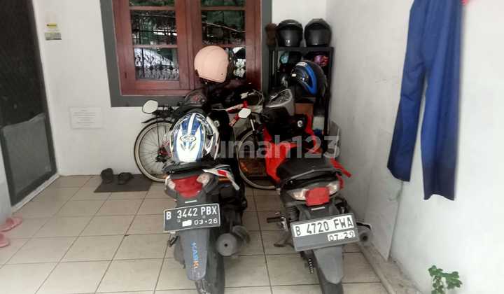 For Sale: 1-story boarding house, 2 bedrooms, 3 bathrooms, 2nd floor, 3rd floor, 14 bedrooms, 14 inner bathrooms, with AC and 4th-floor rooftop laundry area. Selling price 5.5m negotiable. Boarding house is still fully occupied. 2