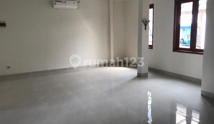 For Sale, Cluster House in Kelapa Gading, TPI. 8x16, 2 floors, 2 bedrooms, 2.6M, facing 2 car lanes, 4km from toll road, 2km from T.p.