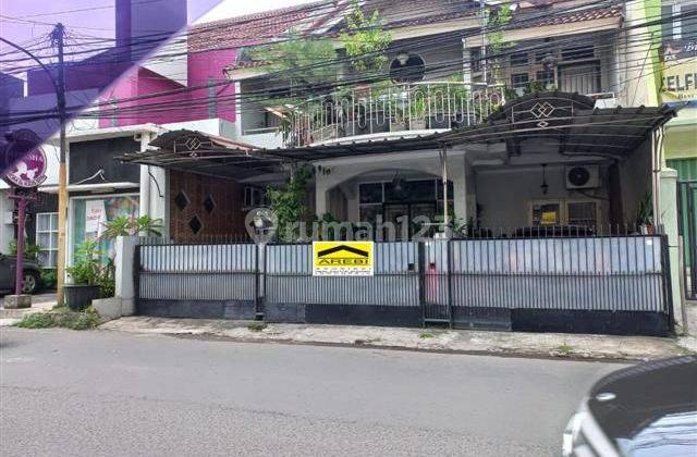 Rumah dua lantai bagus semi furnish di galaxy bekasi 1