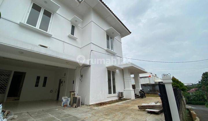 Disewakan Rumah Mewah 2.5 Lantai dengan Private Pool  di Cipete  2