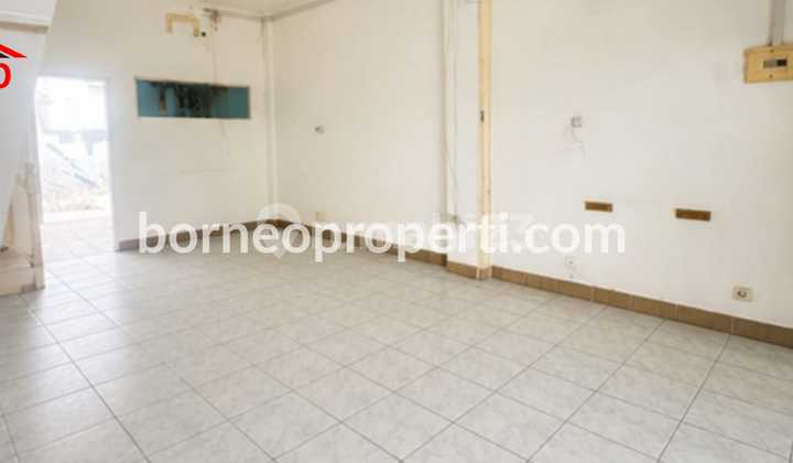 For Rent: Strategic Shop House Suitable for Business/Industry 2