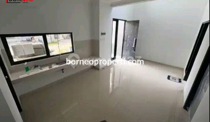 Rumah Cantik 2 Lantai di Grand City Kota Balikpapan