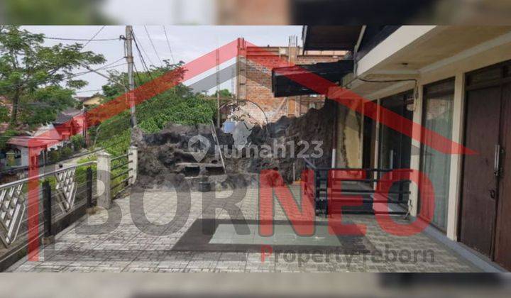 Rumah Di Pinggir Jalan Dengan Lokasi Strategis 1