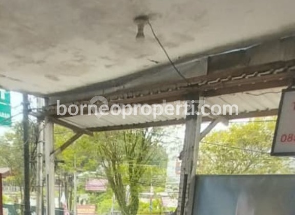 Rumah Kos di Pinggir Jalan Besar Utama Pusat Kota Rumah Kos di Pinggir Jalan Besar Utama Pusat Kota