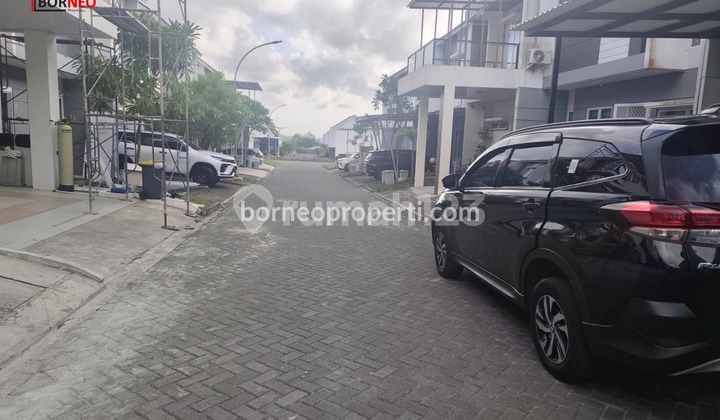 Rumah Bagus di Perumahan Grandcity Cluster Hayfield 2