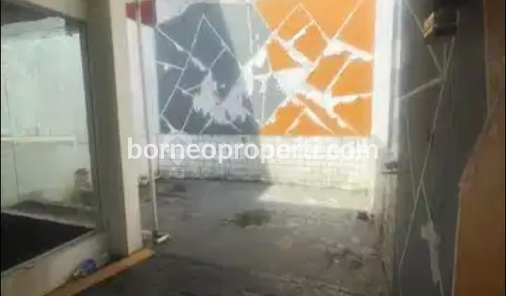 Nice Rented Shop House in a Strategic Area, New Balikpapan 2